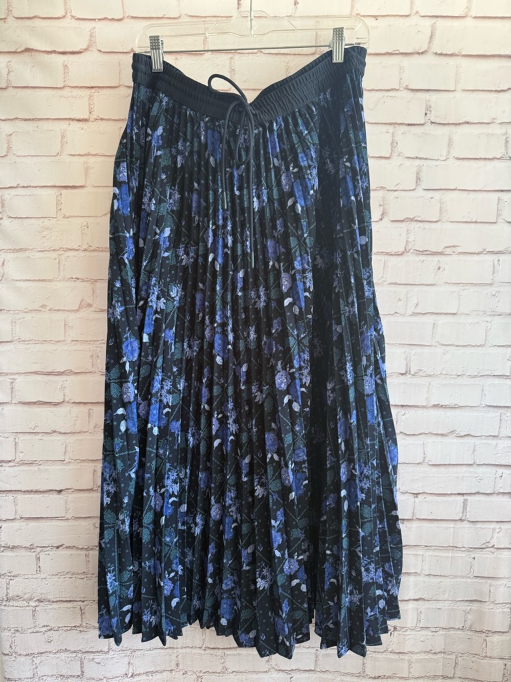 Woolrich Black Pleated Maxi Skirt with Blue Floral Print